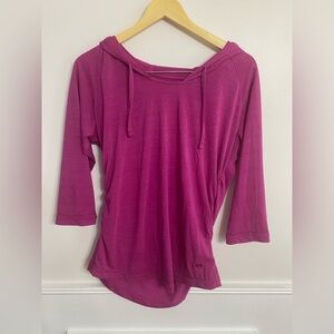 Mountain Hardware Lightweight Hoodie Size Large Women’s Magenta Pink Hiking